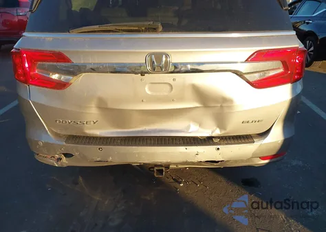 2018 Honda Odyssey Elite z USA, uszkodzony, nr VIN 5FNRL6H91JB099497